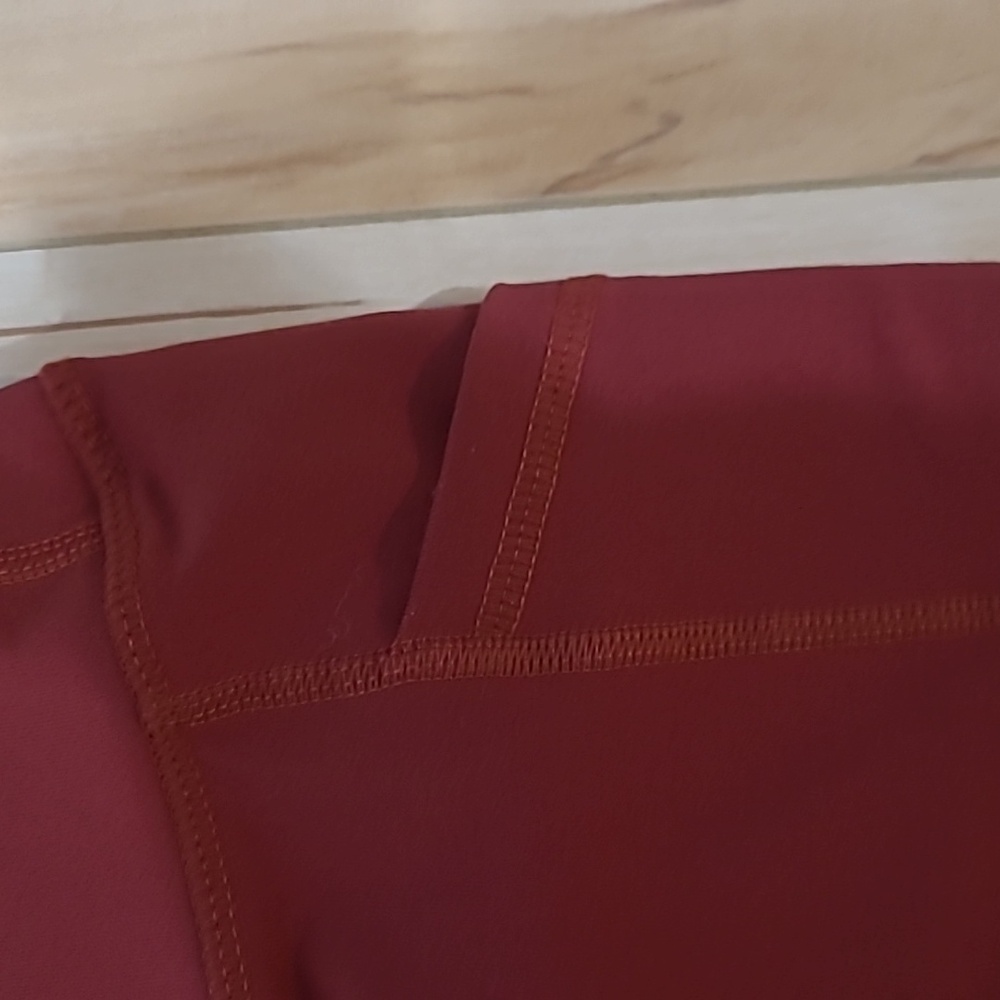 BuffBunny Size Medium Rust Coloured Capri Leggings - Picture 3 of 6